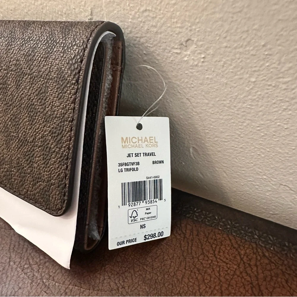 Michael Kors Jet Set Travel Large Trifold Wallet Brown‎ Monogram 35F8GTVF3B
